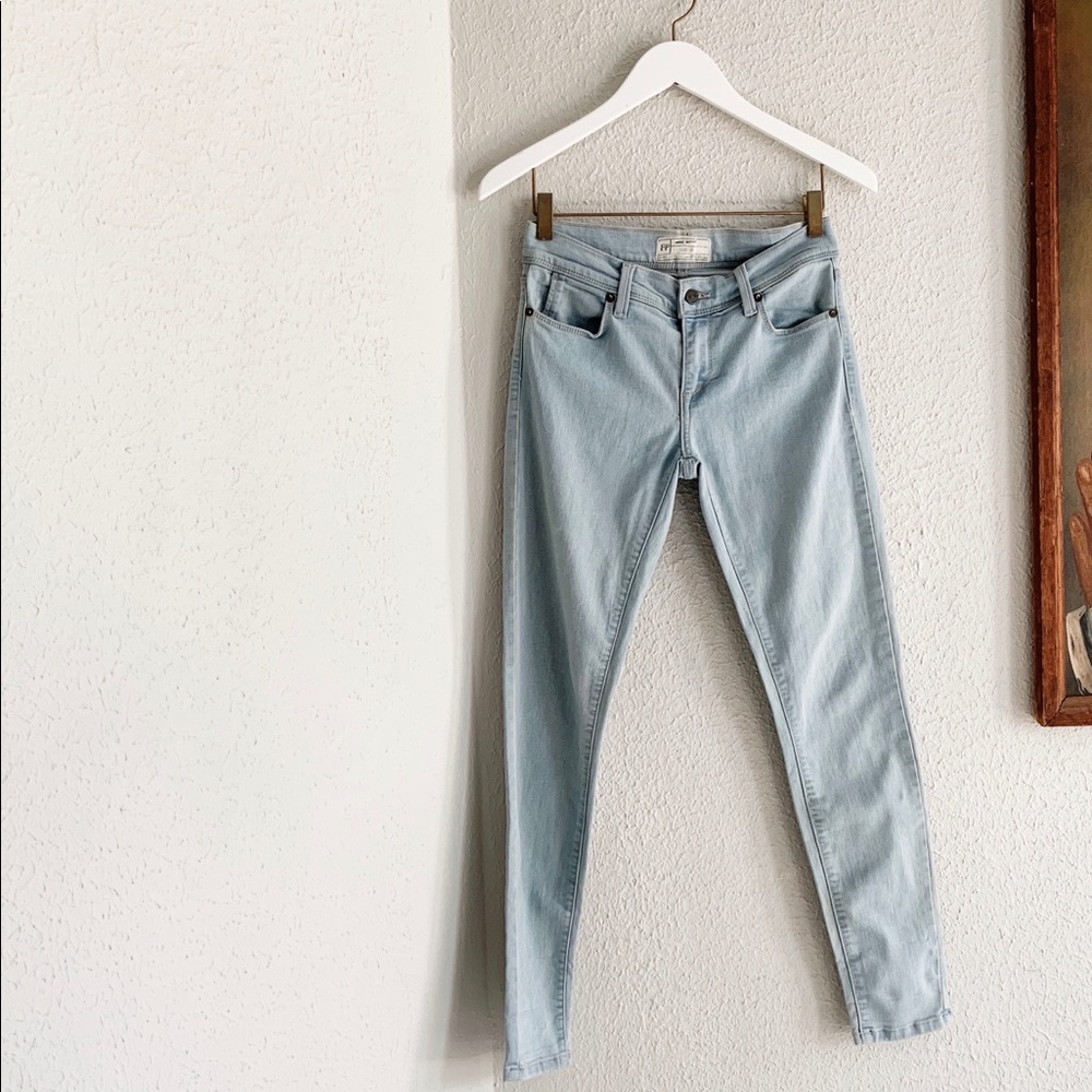 ⋒ FREE PEOPLE ANKLE JEANS ⋒